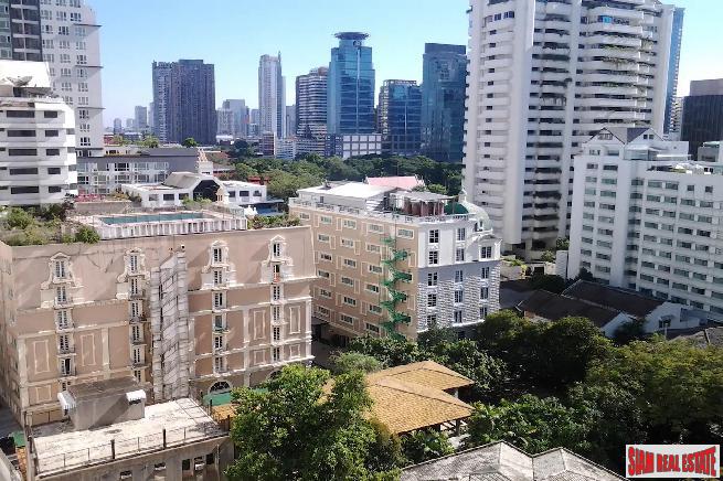 The Trendy Condo | Large One Bed Condo Near BTS Nana-14