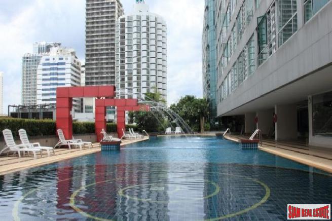 The Trendy Condo | Large One Bed Condo Near BTS Nana-25