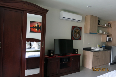 The Unity and Bliss of Patong | Fantastic Sea Views from this Studio Condominium on the Hillside of Patong Bay-8
