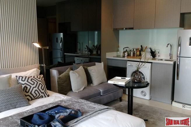 Rhythm Sukhumvit 36 - 38 | Nicely Decorated Cozy Studio Condo Close to BTS Thong Lo-7