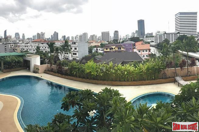 J.C.Tower | A Nice One Bedroom Corner Condo in Popular Thong Lo-4