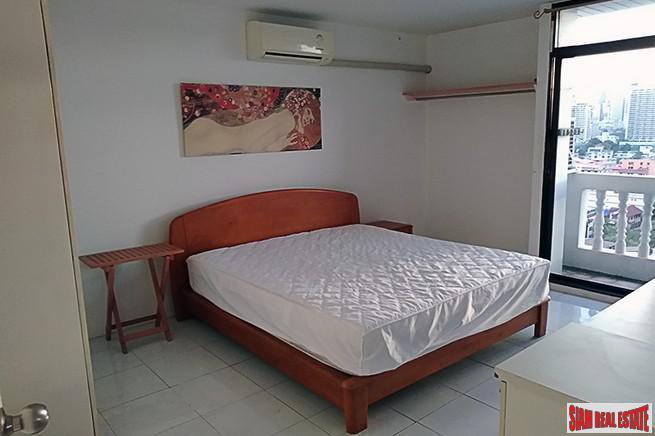 J.C.Tower | A Nice One Bedroom Corner Condo in Popular Thong Lo-8