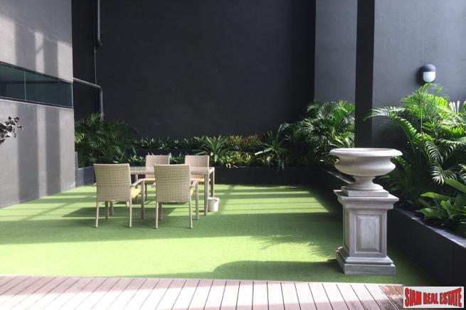 The Capital Ekkamai - Thonglor | New Modern Three Bedroom Condo with Utility Room and Maids Room-12