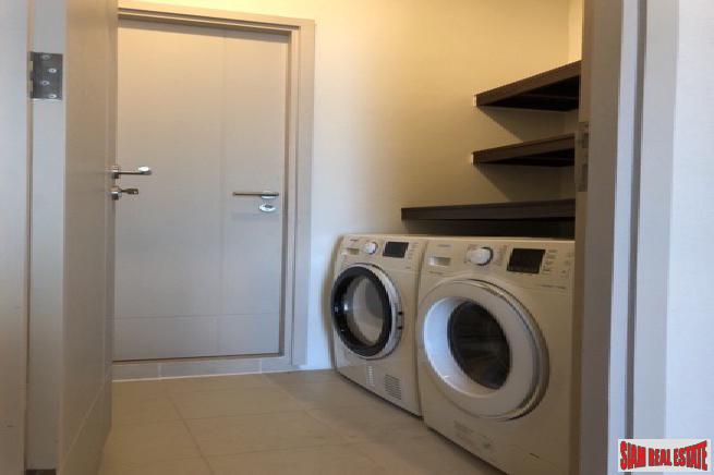 The Capital Ekkamai - Thonglor | New Modern Three Bedroom Condo with Utility Room and Maids Room-6