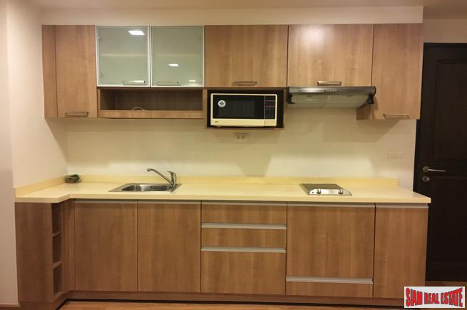 The Alcove 49 | Spacious Thong Lo One Bedroom Condo on Top Floor of Low-Rise Condo-2