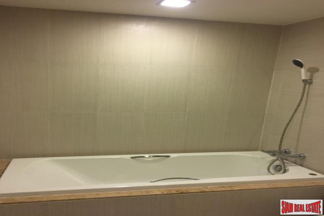 The Alcove 49 | Spacious Thong Lo One Bedroom Condo on Top Floor of Low-Rise Condo-5