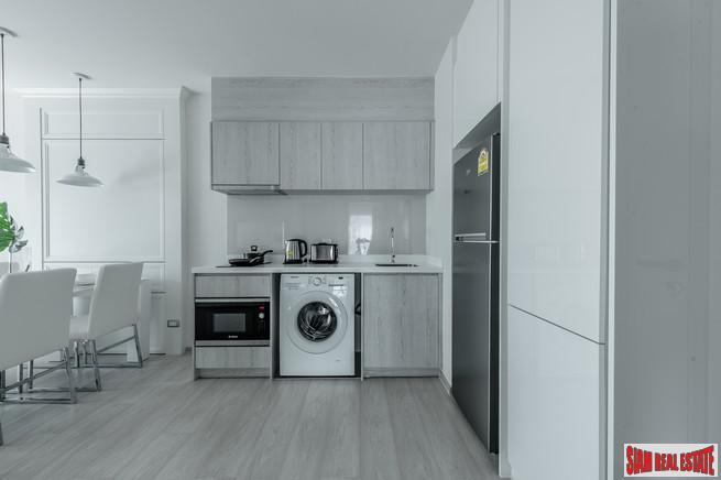 Life 48 | Bright and Cheerful Two Bedroom Phra Khanong Condo with Amazing City Views-3