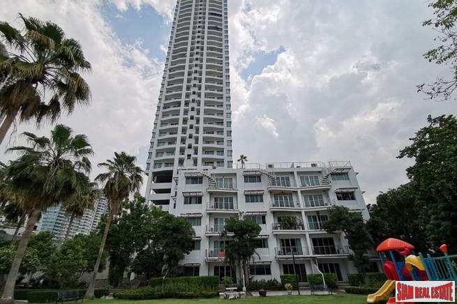 Supalai River Place Condominium | Two Bedroom Corner Unit with Amazing City and Chao Phraya River Views at Krung Thonburi-6