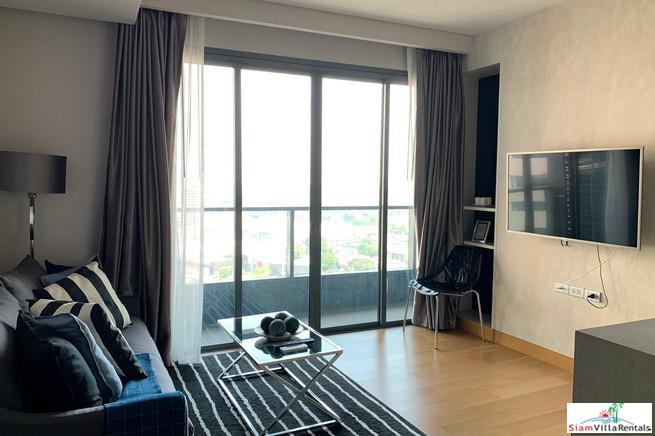 The Lumpini 24 | Elegant Two Bedroom Condo for Rent with City Views in Phrom Phong-14