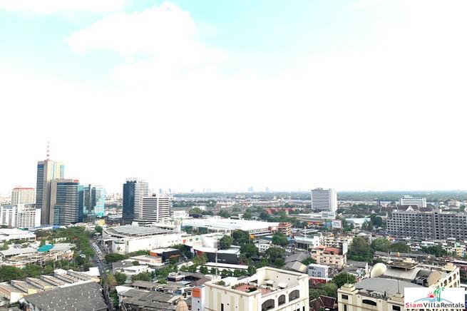 The Lumpini 24 | Elegant Two Bedroom Condo for Rent with City Views in Phrom Phong-17