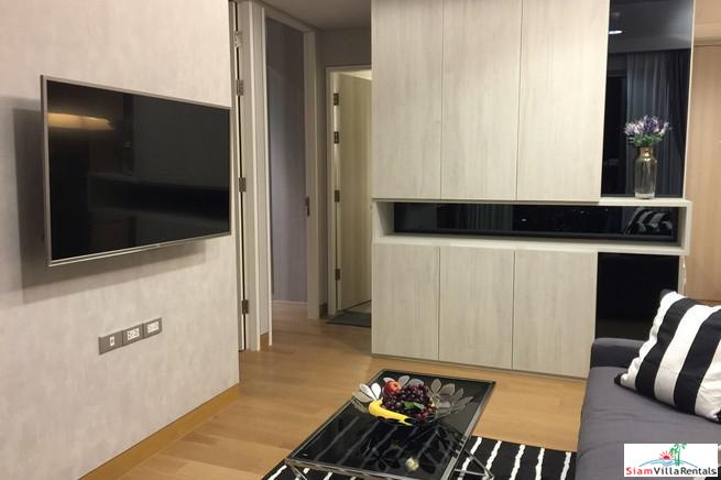 The Lumpini 24 | Elegant Two Bedroom Condo for Rent with City Views in Phrom Phong-3