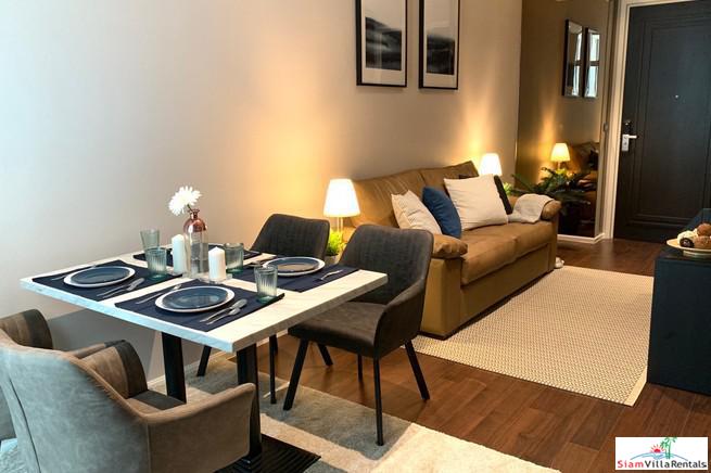 Diplomat 39 | Classic One Bedroom Condo with Pool View just a One Minute Walk from BTS Phrom Phong-6