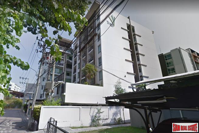 Tree Condo Sukhumvit 52 | Large 2 Bed Condo on Pool Level with Garden Terrace Balcony at Sukhumvit 52-8