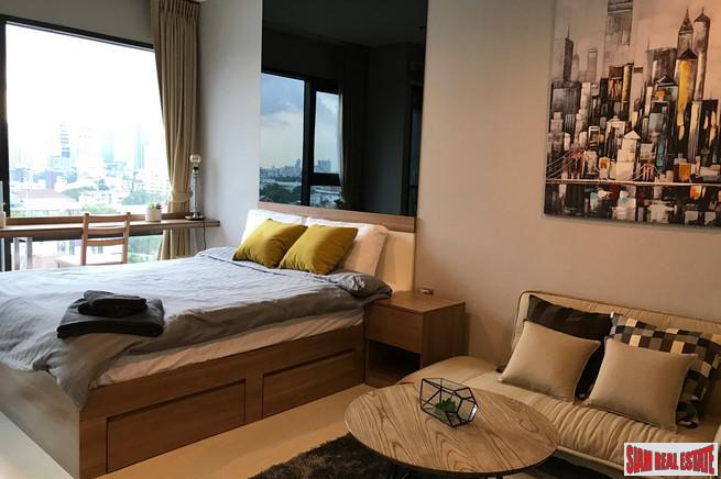 Rhythm Sukhumvit 36-38 | Sunny Furnished Studio Condo with Great City Views for Sale in Thong Lo-4