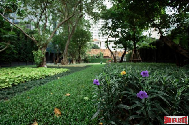 Luxury High-Rise Completed Condo at Asoke Intersection - One Bed Units - Up to 12% Discount on Final Units and FREE Furniture and Transfer!!-2