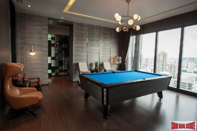 Luxury High-Rise Completed Condo at Asoke Intersection - One Bed Units - Up to 12% Discount on Final Units and FREE Furniture and Transfer!!-6