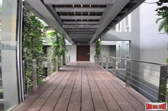 Quad Silom | Large Two Bedroom Condo for Sale in a Low-rise Building in Chong Nonsi-10