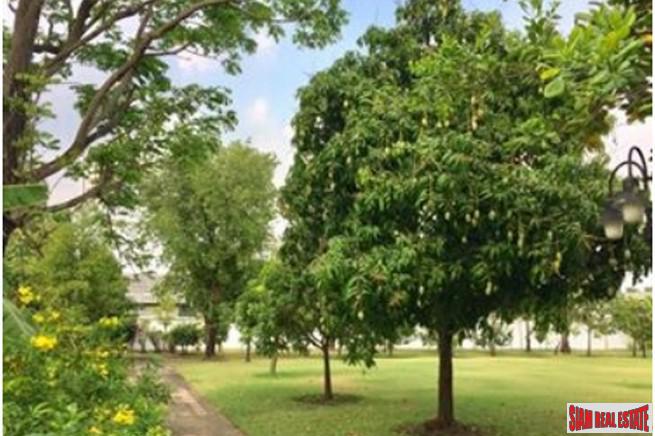 Beautiful Two Storey, Six Bedroom Modern Thai-Style House on 3 Rai of Land Near Don Muang Airport-7
