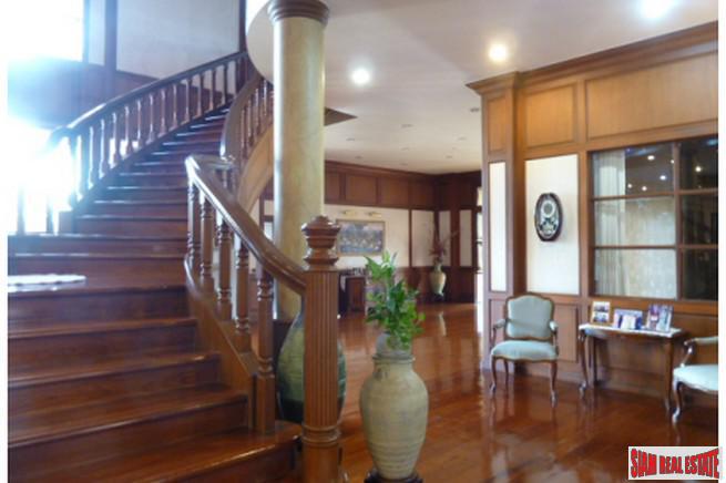 Beautiful Two Storey, Six Bedroom Modern Thai-Style House on 3 Rai of Land Near Don Muang Airport-8