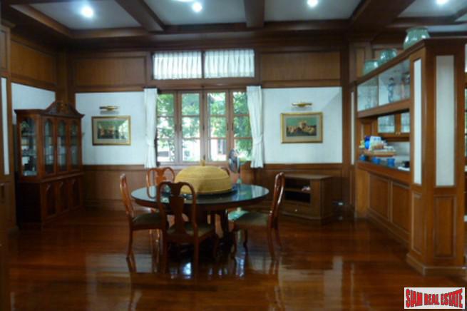 Beautiful Two Storey, Six Bedroom Modern Thai-Style House on 3 Rai of Land Near Don Muang Airport-14