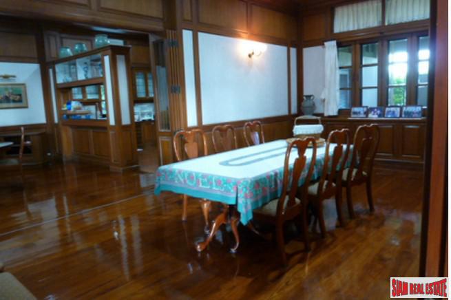 Beautiful Two Storey, Six Bedroom Modern Thai-Style House on 3 Rai of Land Near Don Muang Airport-15
