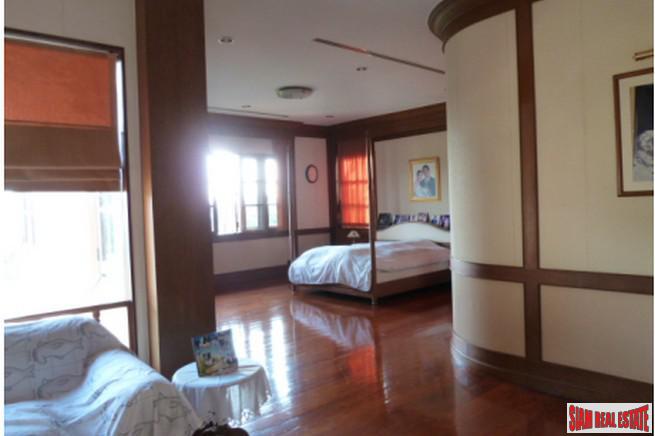 Beautiful Two Storey, Six Bedroom Modern Thai-Style House on 3 Rai of Land Near Don Muang Airport-18