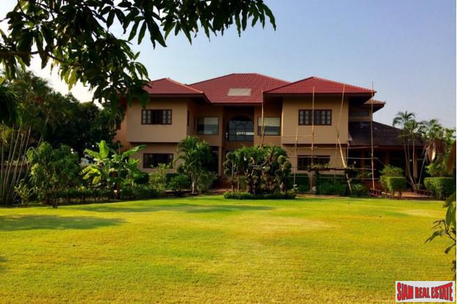 Beautiful Two Storey, Six Bedroom Modern Thai-Style House on 3 Rai of Land Near Don Muang Airport-6