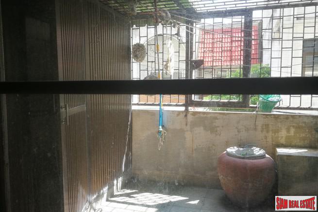 Four Bedroom House Ready for Renovation in Phra Khanong-3