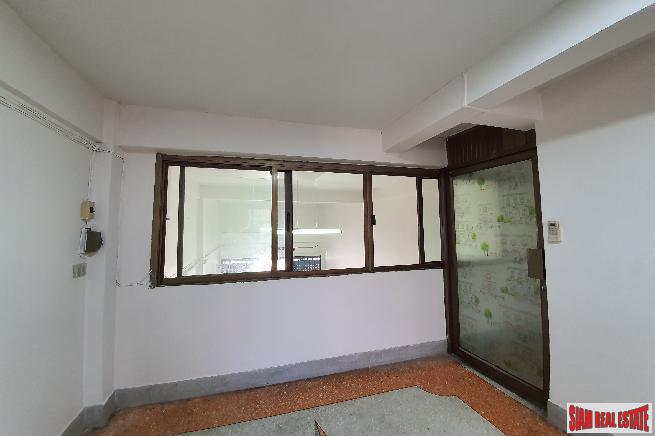 Four Bedroom House Ready for Renovation in Phra Khanong-5