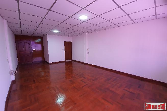 Four Bedroom House Ready for Renovation in Phra Khanong-6