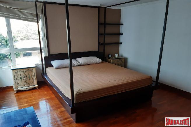 Baan Siri Sukhumvit 13 | Extra Spacious Three Bedroom Condo in Secure Nana Low Rise-16