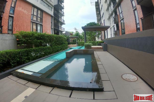 Apple Condo | Large 1 Bed Condo for Sale in Low-Rise Building with Serene Surroundings at Sukhumvit 107, BTS Bearing-12