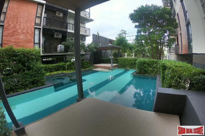 Apple Condo | Large 1 Bed Condo for Sale in Low-Rise Building with Serene Surroundings at Sukhumvit 107, BTS Bearing-13