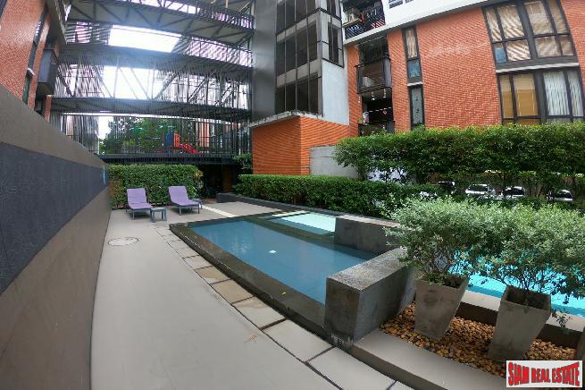 Apple Condo | Large 1 Bed Condo for Sale in Low-Rise Building with Serene Surroundings at Sukhumvit 107, BTS Bearing-15