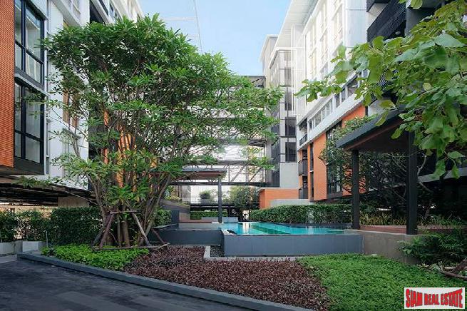 Apple Condo | Large 1 Bed Condo for Sale in Low-Rise Building with Serene Surroundings at Sukhumvit 107, BTS Bearing-27