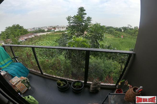 Apple Condo | Large 1 Bed Condo for Sale in Low-Rise Building with Serene Surroundings at Sukhumvit 107, BTS Bearing-2