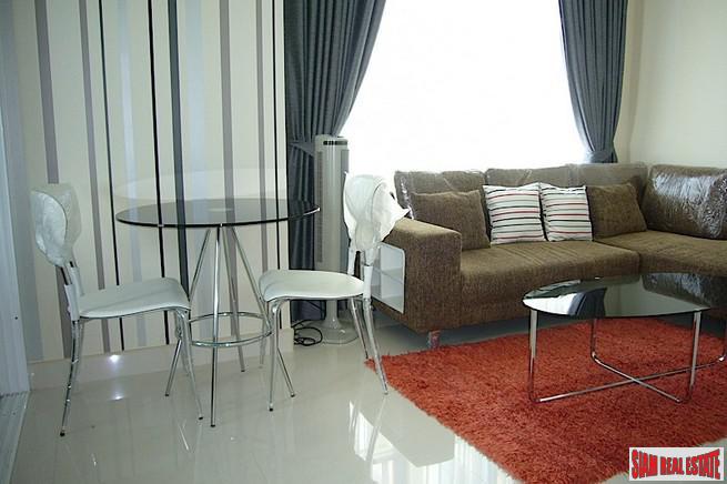 Life @ Sukhumvit | Furnished One Bed City View Condo Directly on Sukhumvit Located on High Floor close to BTS at Ekkamai/Phra Khanong-6