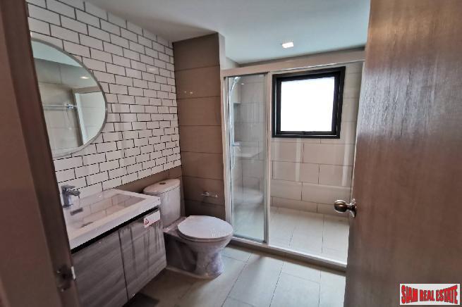 2 Bed Unit on 7th Floor at Newly Completed Quality Low-Rise Condo at Ratchada-7