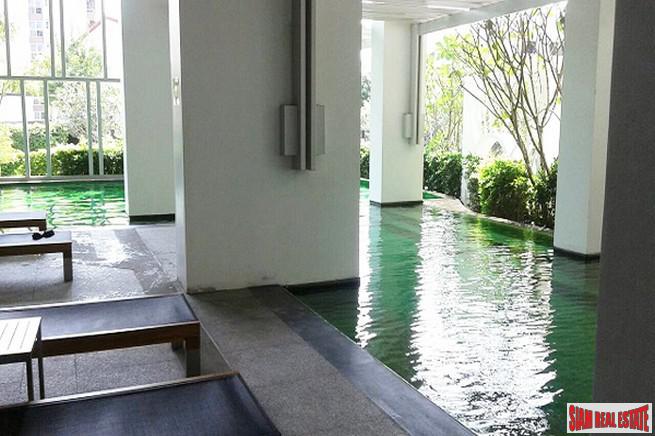 Aspire Rama9 | Contemporary Two Bedroom for Sale in a Great Phra Ram 9 Location-1