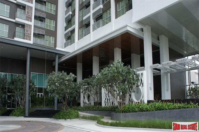 Aspire Rama9 | Contemporary Two Bedroom for Sale in a Great Phra Ram 9 Location-4