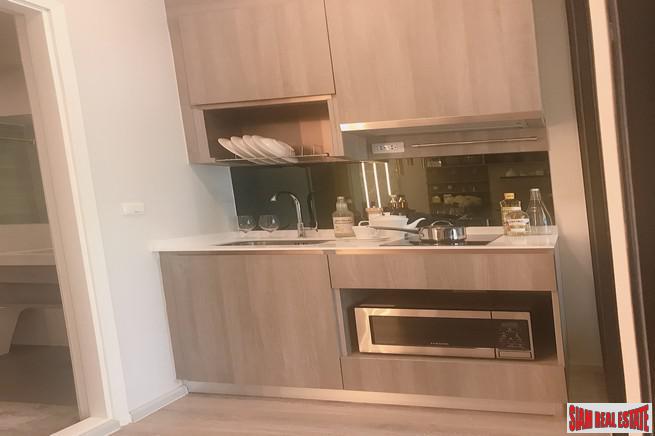 New High-Rise Smart Condo in Construction with Excellent Facilities on Connecting Road between Sukhumvit and Thepharak - 0 Metres to MRT - 1 Bed Units-8