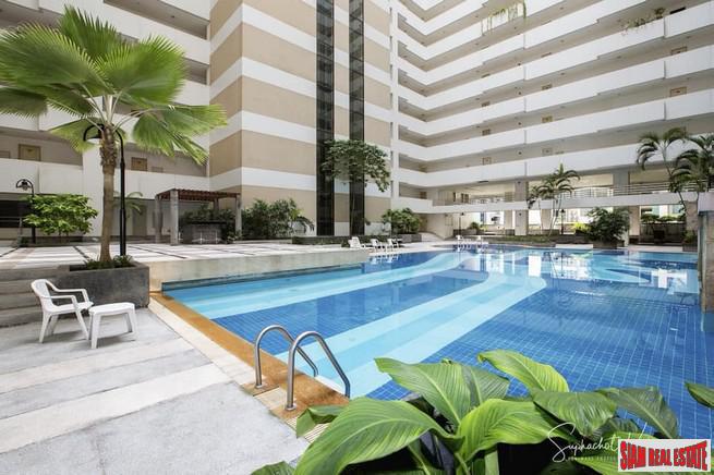 The Regent Royal Place 2 | Extra Large One Bedroom Condo for Sale Close to Lumpini Park and BTS Ratchadamri-0