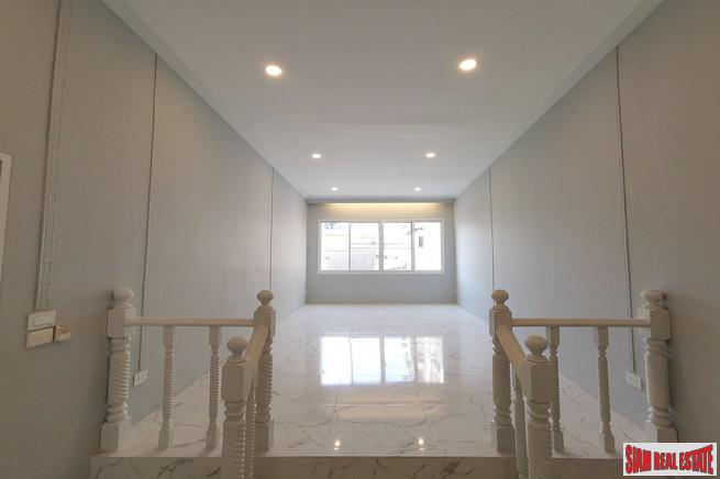Three Storey Six Bedroom Home for Sale in an Excellent Sathupradit-Rama 3 Location-12