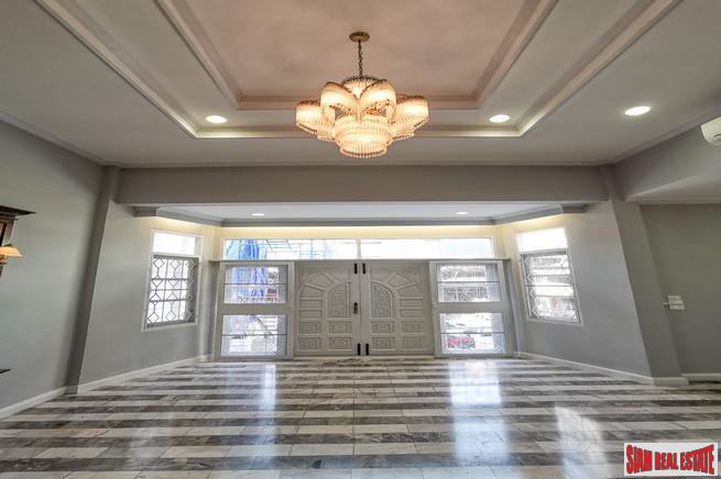 Three Storey Six Bedroom Home for Sale in an Excellent Sathupradit-Rama 3 Location-5