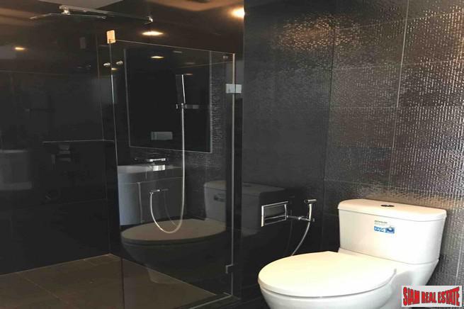 Rhythm Sukhumvit 36 | Comfortable One Bedroom Thong Lo Condo for Sale with City & Pool Views-7