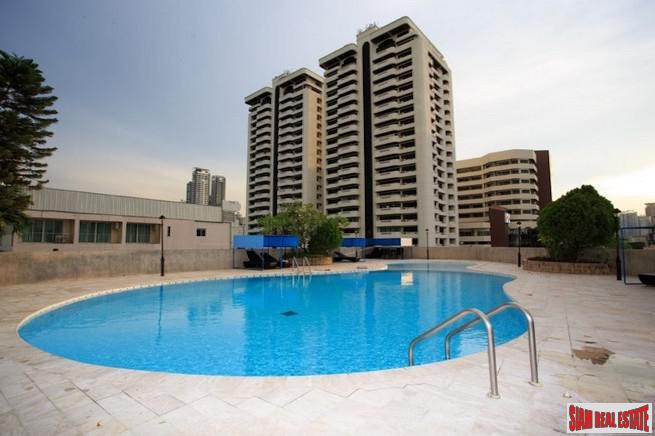 Regent on the Park 3 | Spacious and Newly Renovated Three Bedroom Condo for Sale in Phrom Phong-0