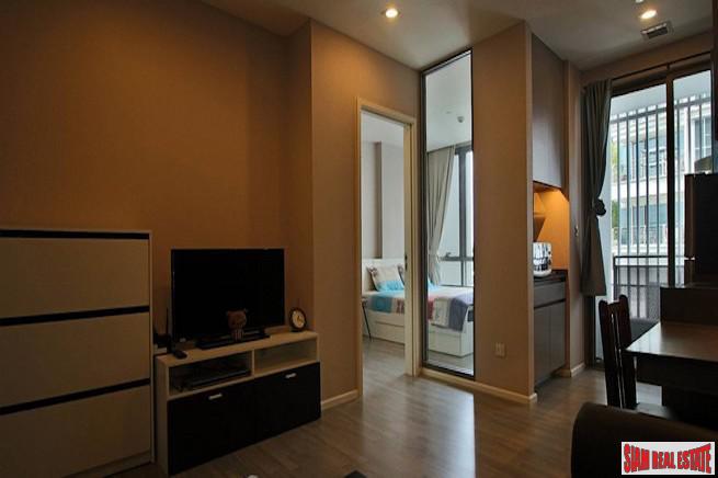The Room Sukhumvit 69 | One Bedroom Condo with Pool & Garden Views in Phra Khanong-6