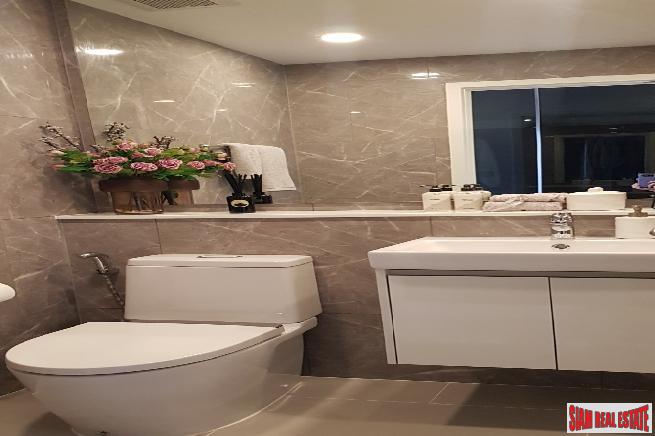 New Luxury High-Rise Newly Completed Next to BTS at Ratchayothin, Chatuchak - 1 Bed Units-12