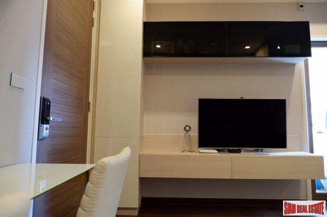 Q Asoke | Cozy Rare Studio Unit for Sale with Pool & City Views in Petchaburi-11