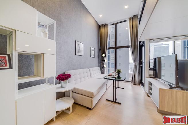 Chewathai Residence Asoke | Brightly Decorated City View Condo with Loft-style Bedroom near MRT Rama 9-8